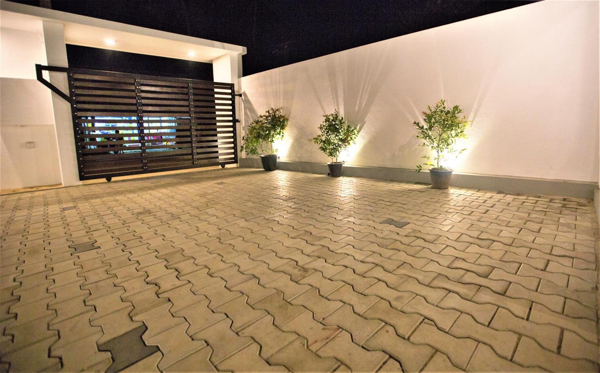 Sea Shell Villa Hikkaduwa 2 Separate Cabanas Ocean Front Villa Kültér fotó