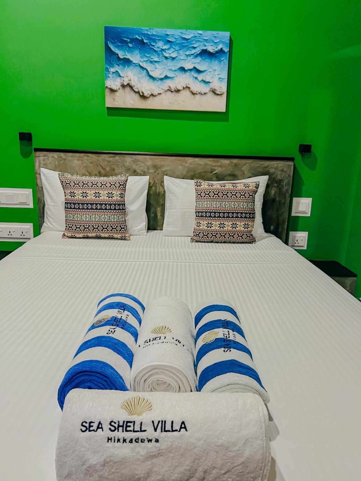 Sea Shell Villa Hikkaduwa 2 Separate Cabanas Ocean Front Villa Kültér fotó