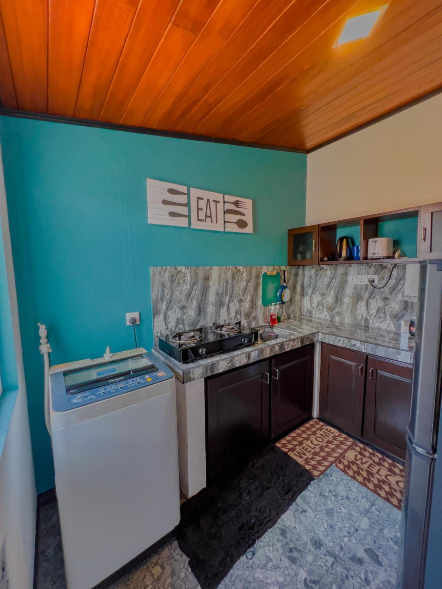 Sea Shell Villa Hikkaduwa 2 Separate Cabanas Ocean Front Villa Kültér fotó