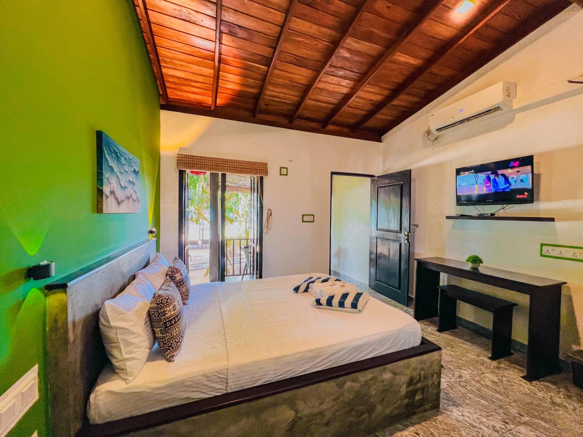 Sea Shell Villa Hikkaduwa 2 Separate Cabanas Ocean Front Villa Kültér fotó